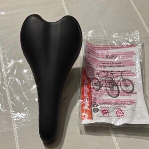 Black Bicycle Seat Cushion